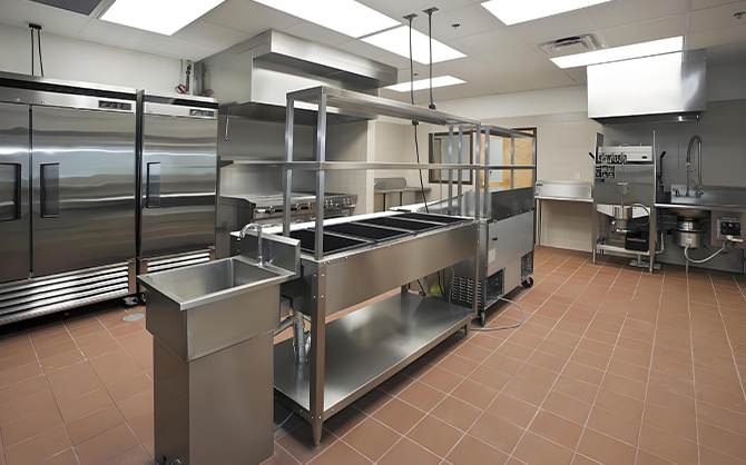 商用冰柜的維護與保養(yǎng):確保食品安全的冷藏解決方案